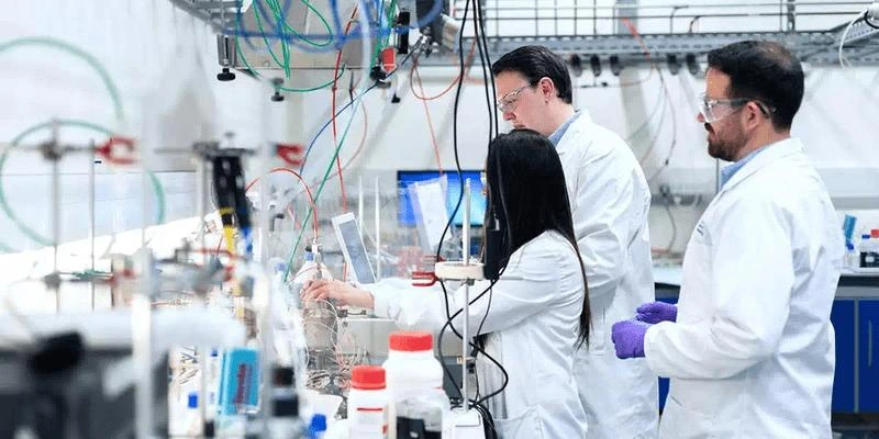 Alternance en BTS Métiers de la Chimie : Tout ce qu’il faut savoir